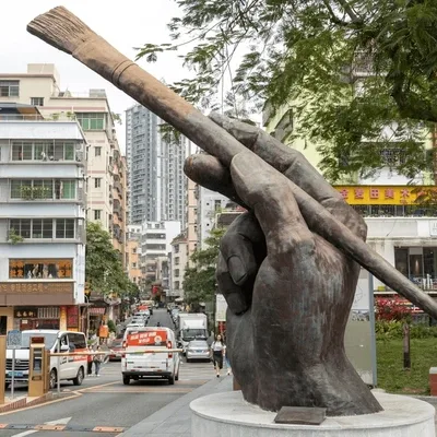 Dafen village statue