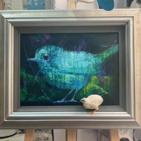 A pet bird looking at a portrait of itself in an expressionist style
